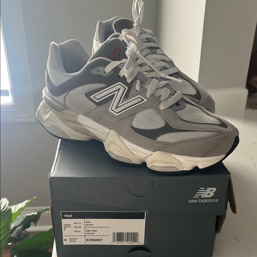 New Balance 9060